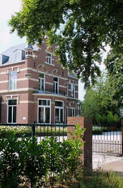 Voor het nader bespreken van de dienstverlening en/of het maken van een afspraak neem contact op